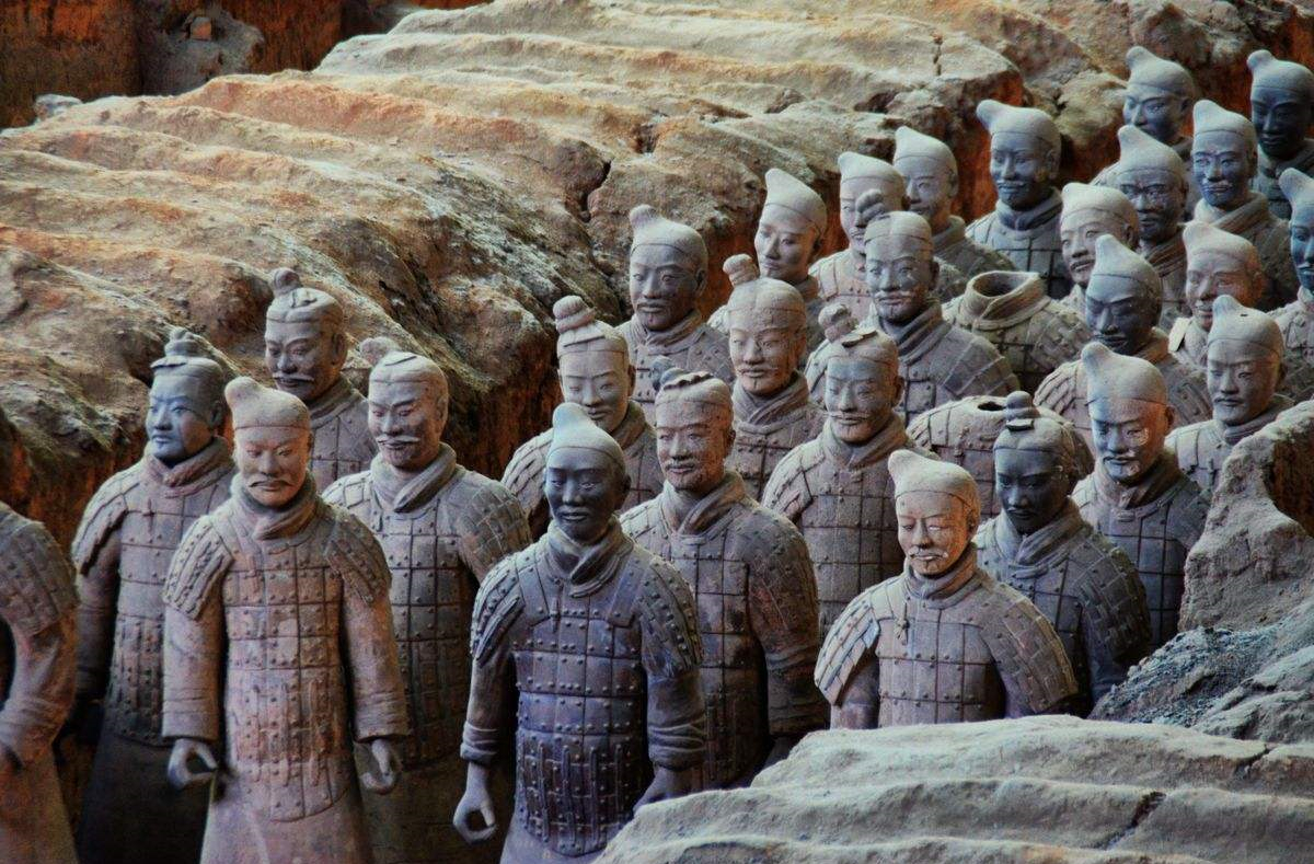 秦始皇陵内兵马俑竟全是活人俑变成?