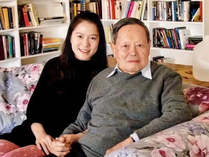 小明星出场费价格表请小明星演出要多少钱呀