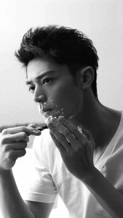 周冬雨春晚图片(小黄鸭是谁) 周冬雨春晚图片(小黄鸭是谁)