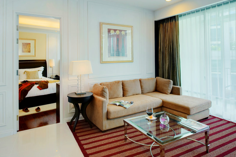 揭秘海明威竟是单足站立写作的 揭秘海明威竟是单足站立写作的